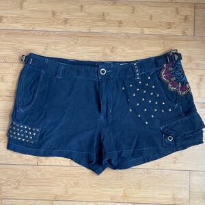 Da-Nang Black Cargo Shorts with Stud and Embroidered Accent